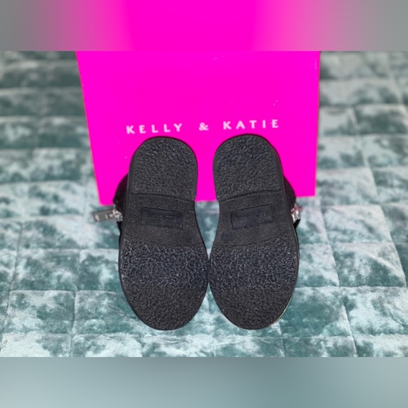 Kelly & Katie Lil Riley Bootie - Picture 2 of 3